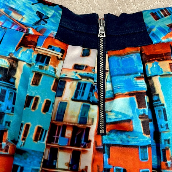 Stora Box Pleat Skirt in Butterfly Paradise
Alice + Olivia - Picture 6 of 9